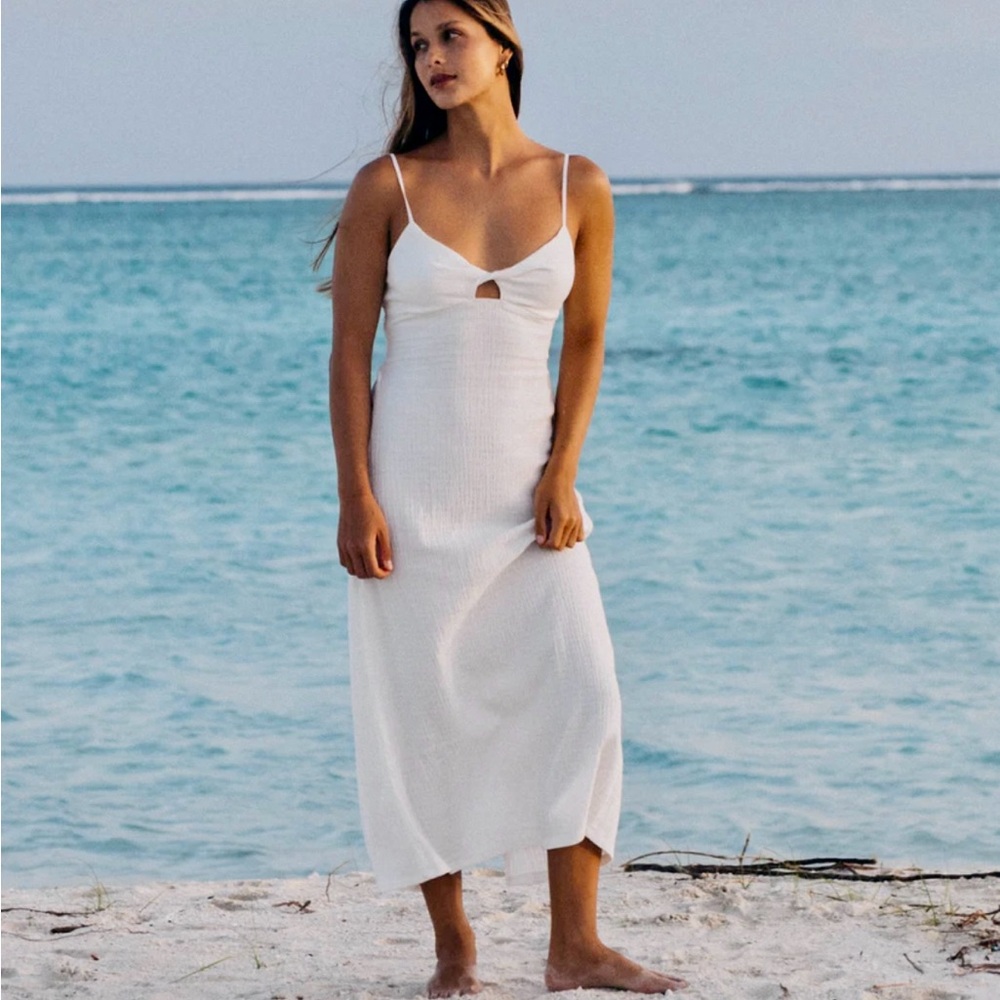 Elegant White Midi Dress